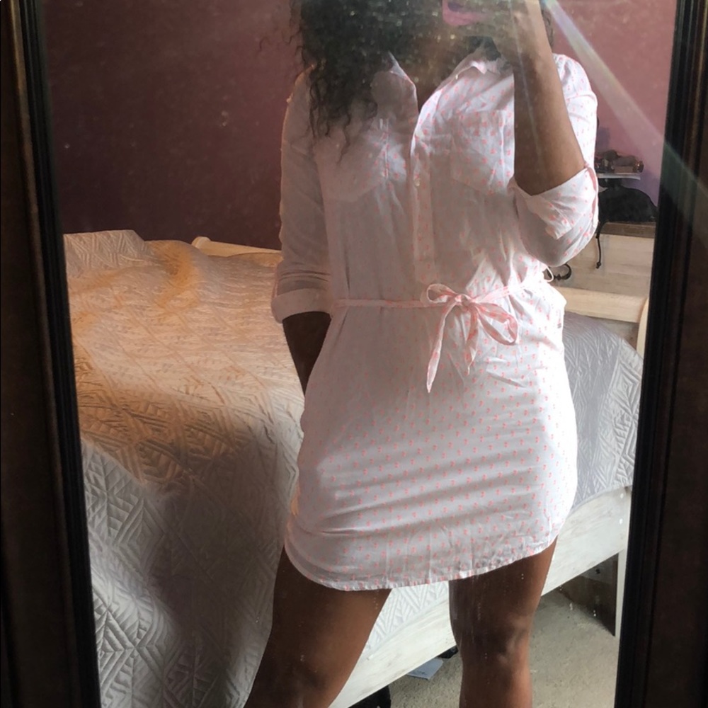 •Cute collared dress•